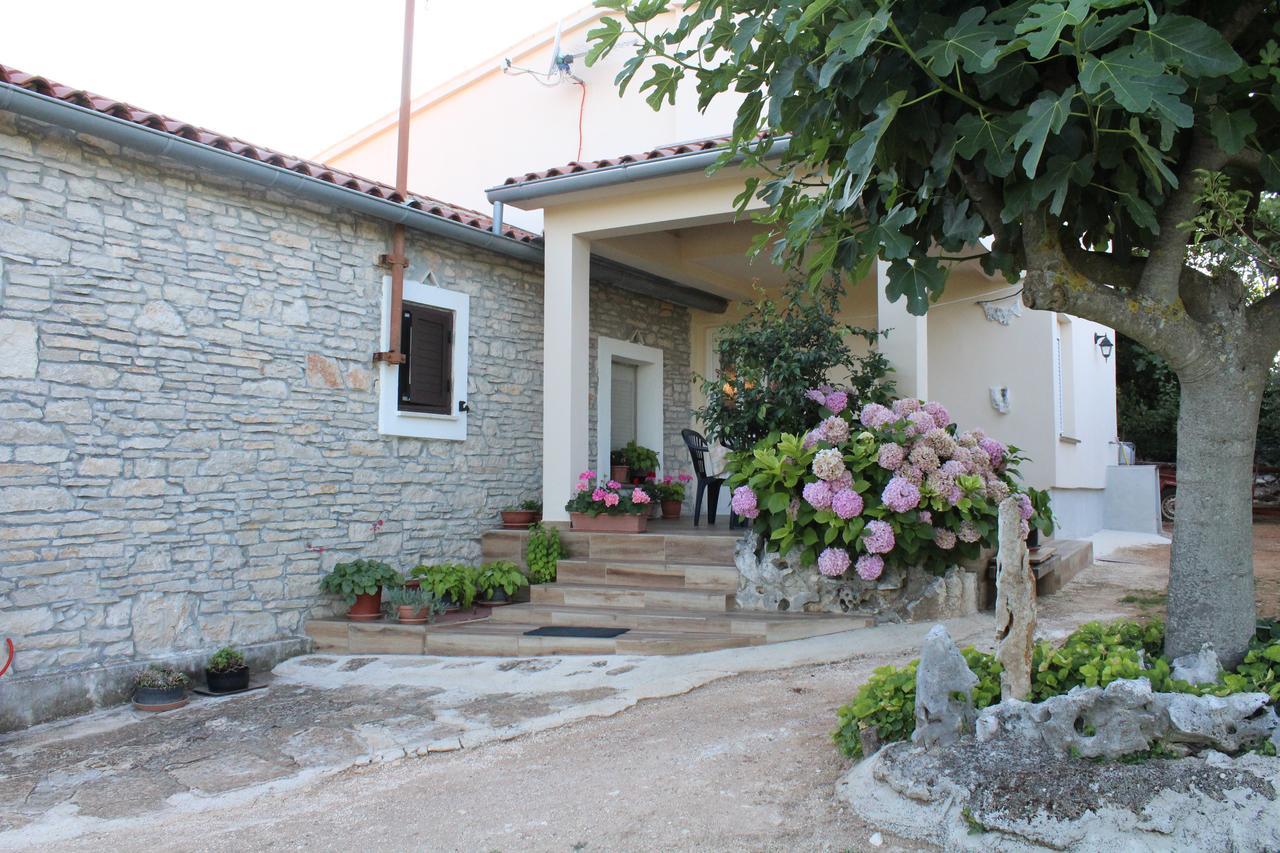Haus Glavani Barban Exterior foto